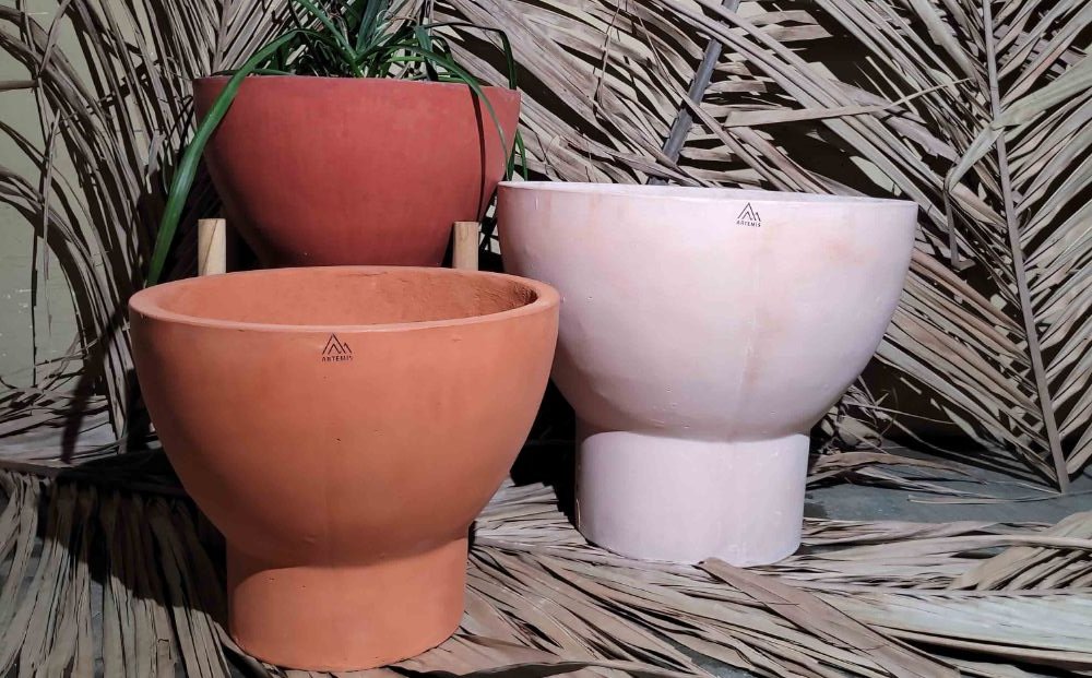 The Scoop Planter — cast stone medium planters